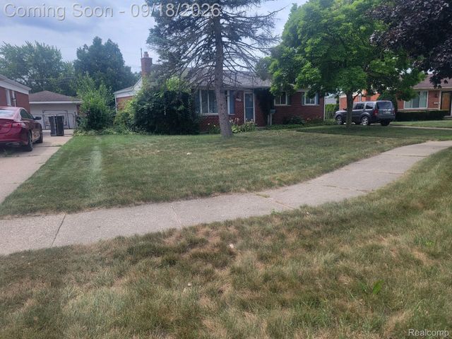 8436 Antwerp Drive, Sterling Heights, MI 48313