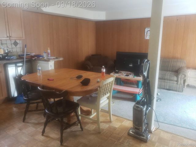 8436 Antwerp Drive, Sterling Heights, MI 48313
