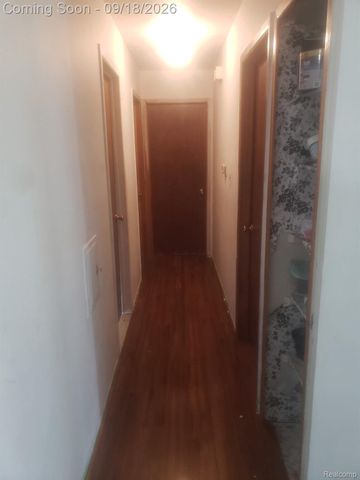8436 Antwerp Drive, Sterling Heights, MI 48313