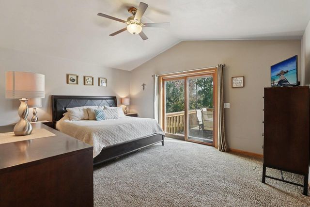 919 Lochmoore Drive, Waunakee, WI 53597