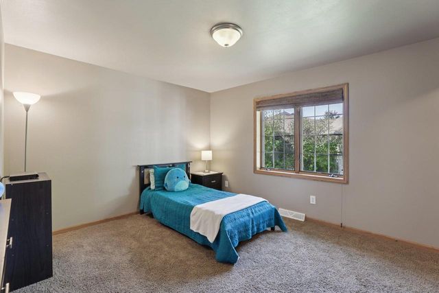 919 Lochmoore Drive, Waunakee, WI 53597