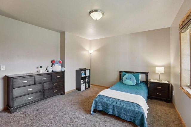 919 Lochmoore Drive, Waunakee, WI 53597