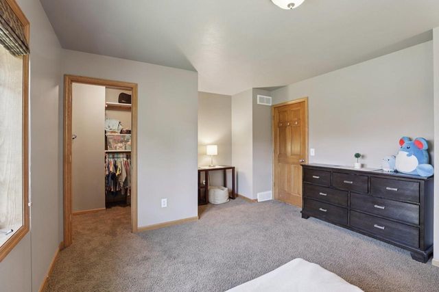 919 Lochmoore Drive, Waunakee, WI 53597