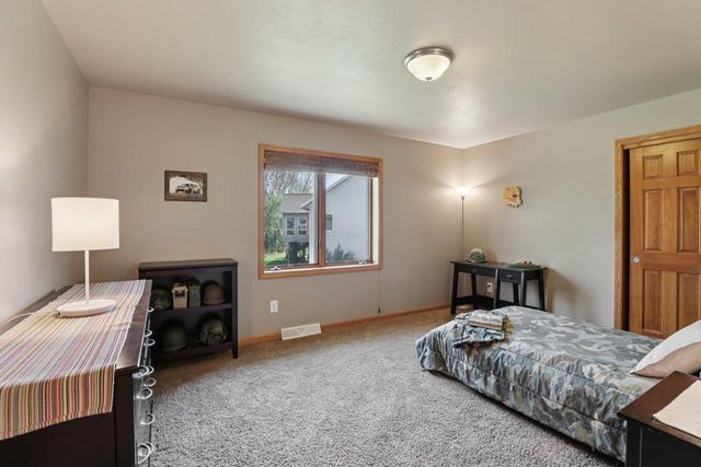 919 Lochmoore Drive, Waunakee, WI 53597