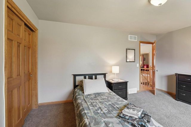 919 Lochmoore Drive, Waunakee, WI 53597