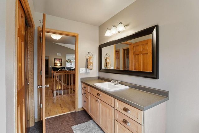 919 Lochmoore Drive, Waunakee, WI 53597