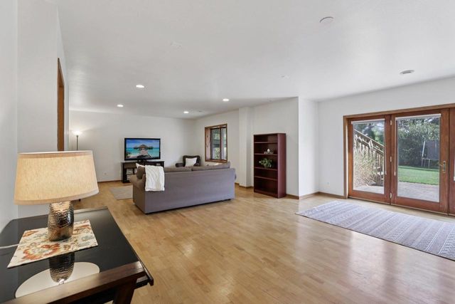 919 Lochmoore Drive, Waunakee, WI 53597