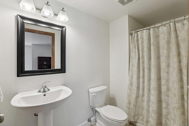 919 Lochmoore Drive, Waunakee, WI 53597