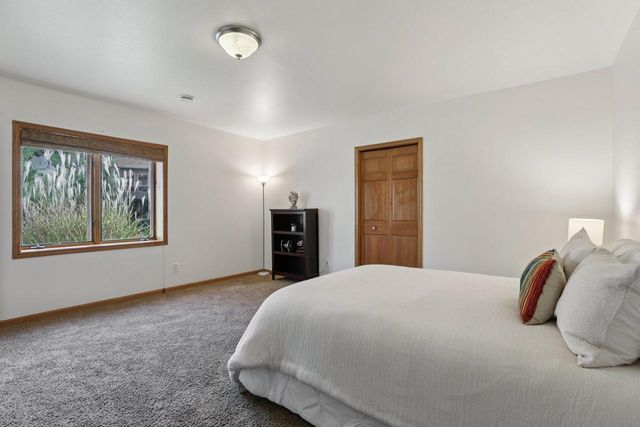 919 Lochmoore Drive, Waunakee, WI 53597