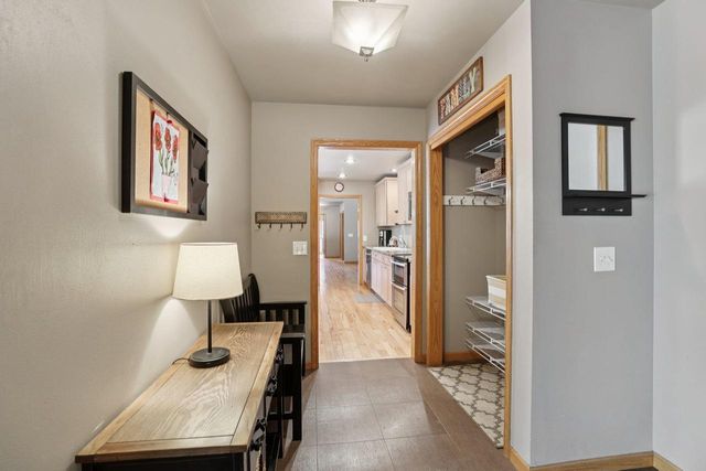 919 Lochmoore Drive, Waunakee, WI 53597