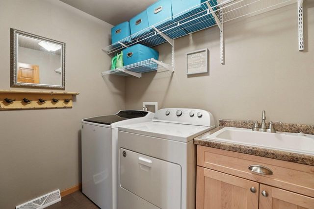 919 Lochmoore Drive, Waunakee, WI 53597