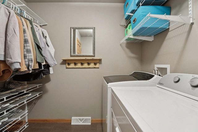 919 Lochmoore Drive, Waunakee, WI 53597