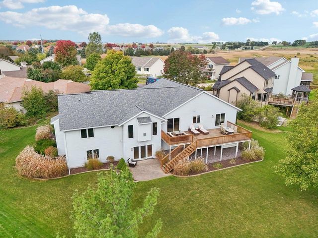 919 Lochmoore Drive, Waunakee, WI 53597