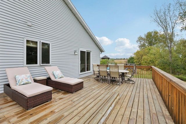 919 Lochmoore Drive, Waunakee, WI 53597