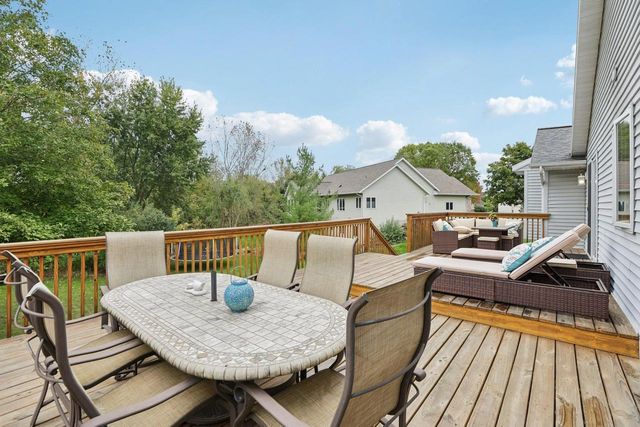 919 Lochmoore Drive, Waunakee, WI 53597