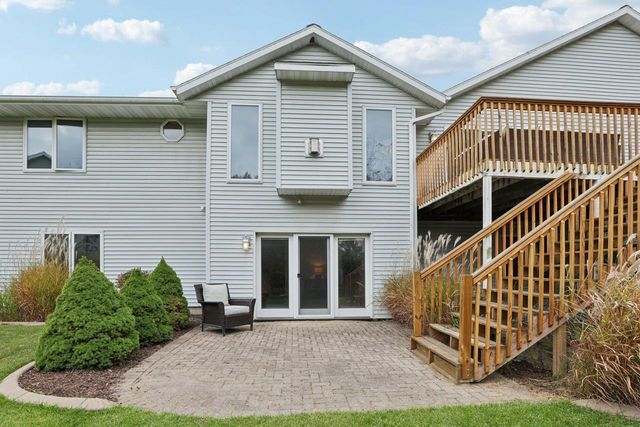 919 Lochmoore Drive, Waunakee, WI 53597