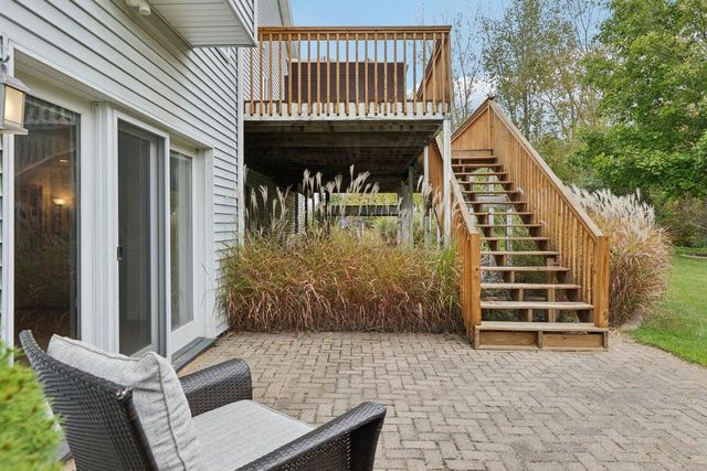 919 Lochmoore Drive, Waunakee, WI 53597