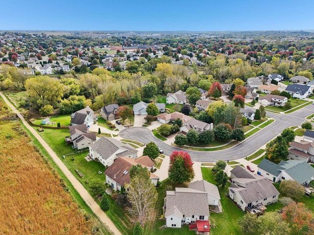 919 Lochmoore Drive, Waunakee, WI 53597