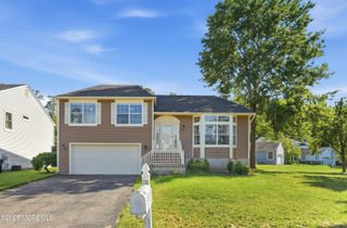 2 Honey Locust Lane, Howell, NJ 07731