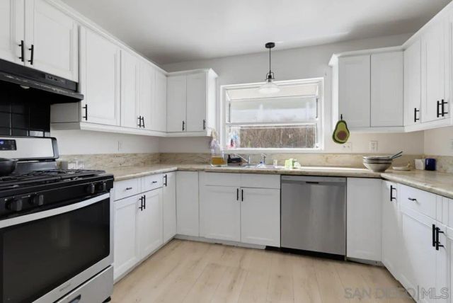 7934 Blossom Ln, Lemon Grove, CA 91945
