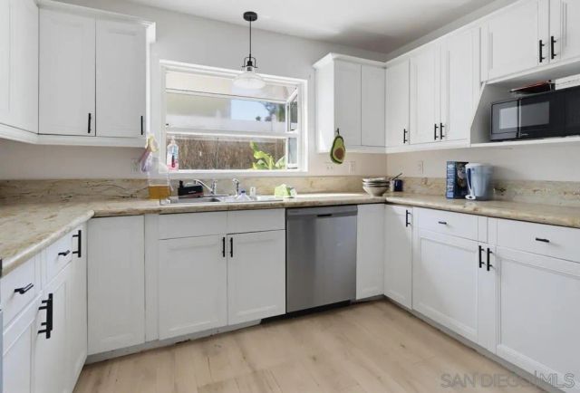 7934 Blossom Ln, Lemon Grove, CA 91945