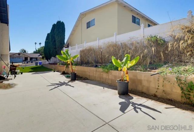 7934 Blossom Ln, Lemon Grove, CA 91945