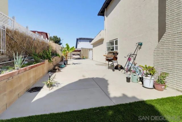 7934 Blossom Ln, Lemon Grove, CA 91945