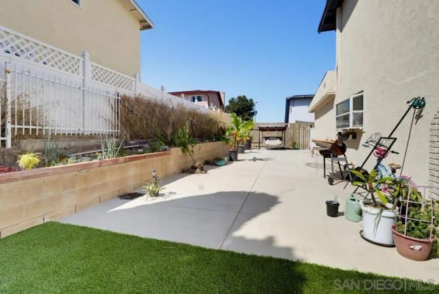 7934 Blossom Ln, Lemon Grove, CA 91945