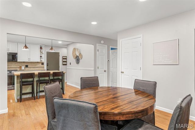 218 Aspen Village Drive, Ellisville, MO 63021