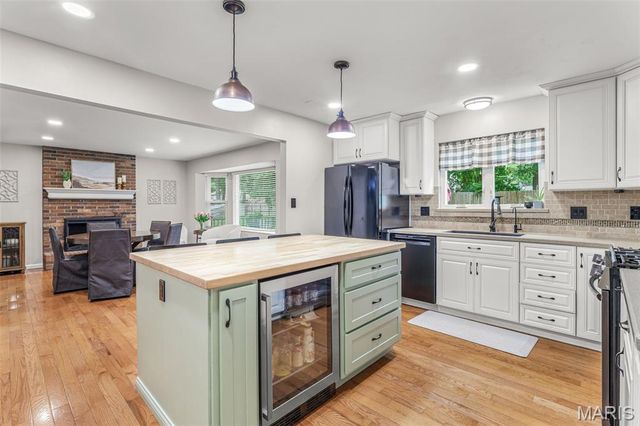 218 Aspen Village Drive, Ellisville, MO 63021