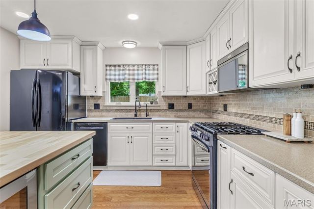 218 Aspen Village Drive, Ellisville, MO 63021