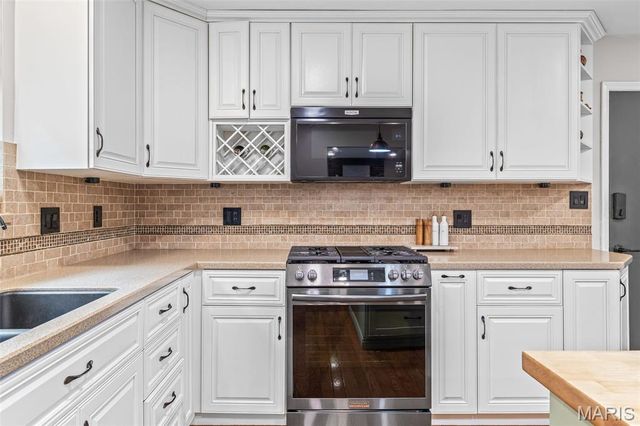 218 Aspen Village Drive, Ellisville, MO 63021