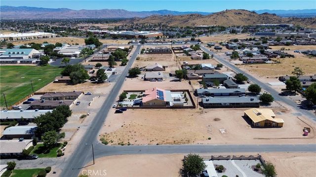 1 Wanaque Road, Apple Valley, CA 92307