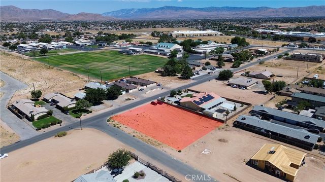 1 Wanaque Road, Apple Valley, CA 92307