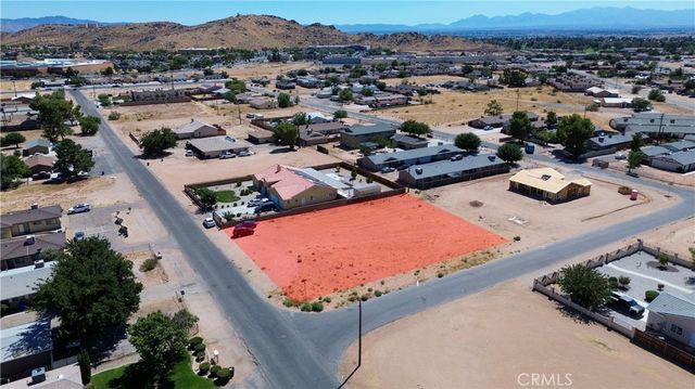 1 Wanaque Road, Apple Valley, CA 92307