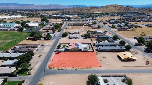 1 Wanaque Road, Apple Valley, CA 92307