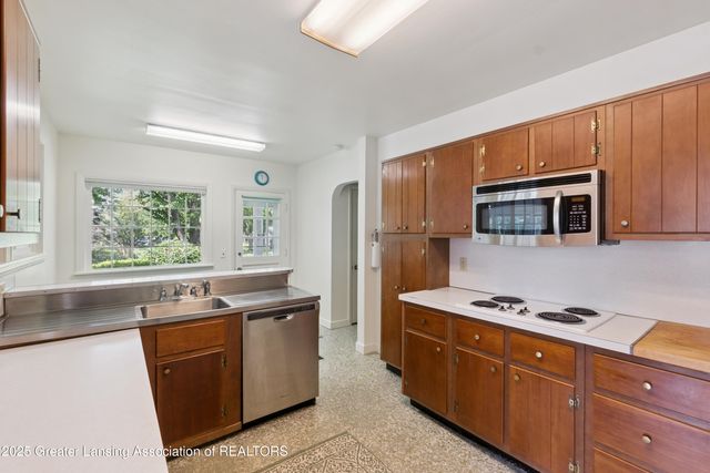 5538 W St Joe Highway, Lansing, MI 48917