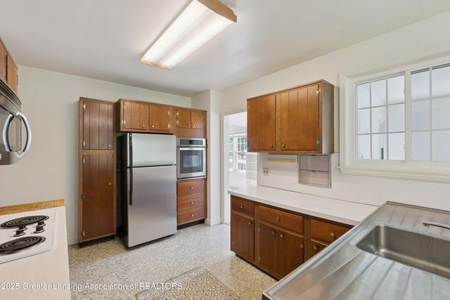 5538 W St Joe Highway, Lansing, MI 48917