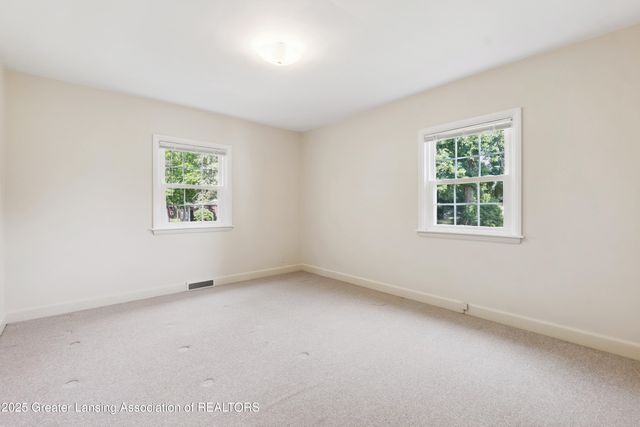 5538 W St Joe Highway, Lansing, MI 48917