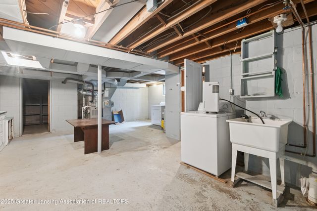 5538 W St Joe Highway, Lansing, MI 48917