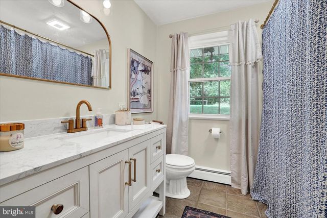 3967 BAHN AVE, York, PA 17408