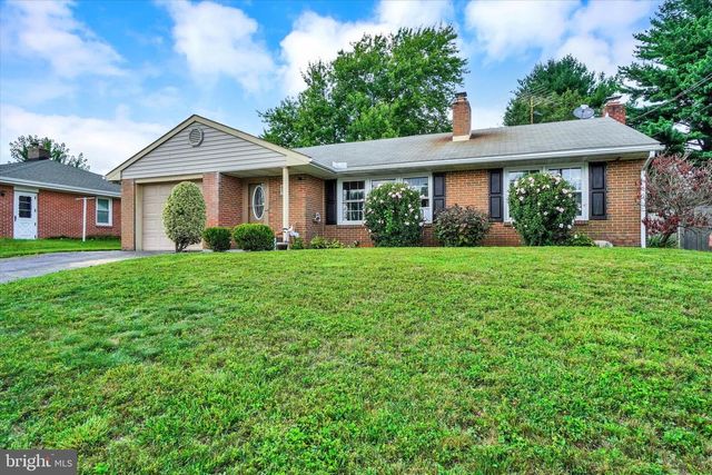 3967 BAHN AVE, York, PA 17408