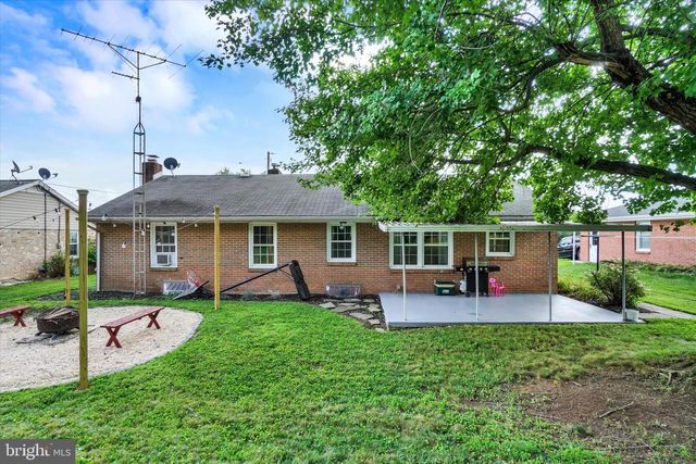 3967 BAHN AVE, York, PA 17408