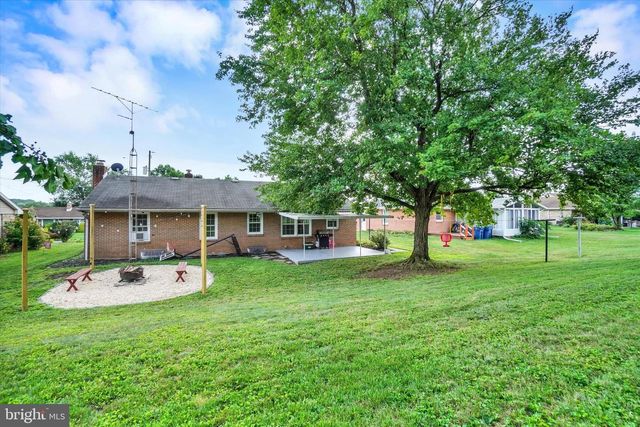 3967 BAHN AVE, York, PA 17408