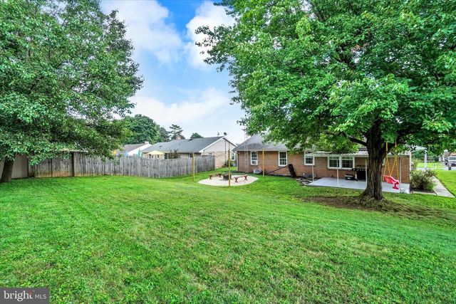 3967 BAHN AVE, York, PA 17408