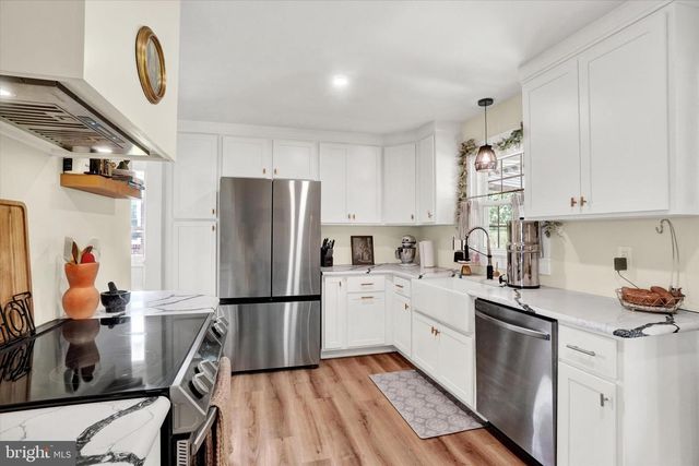 3967 BAHN AVE, York, PA 17408