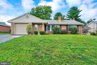 3967 BAHN AVE, York, PA 17408