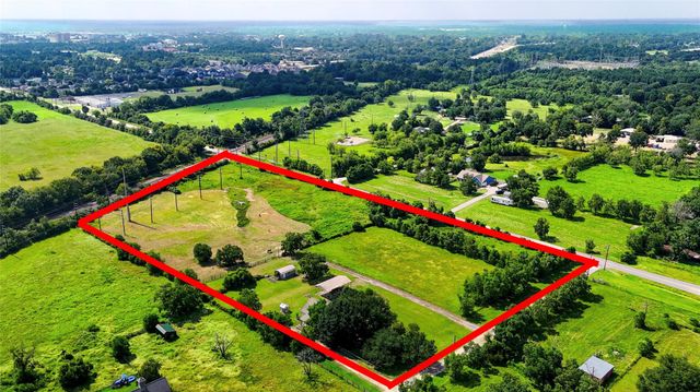 922 Agg Road, Tomball, TX 77375