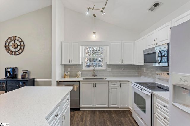 120 S Banyan Court, Taylors, SC 29687