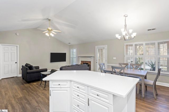 120 S Banyan Court, Taylors, SC 29687